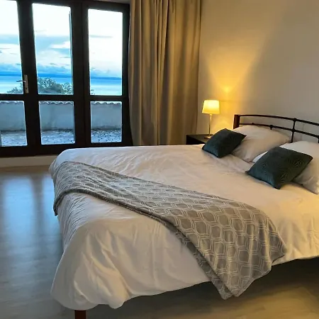 Libertas Terrace, Seaview, Parking Apartment