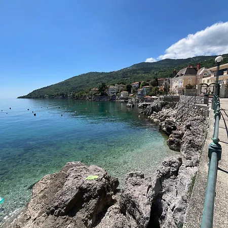 Libertas Terrace, Seaview, Parking Apartment Lovran